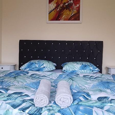 דירות אורדאה Apartament Estera מראה חיצוני תמונה